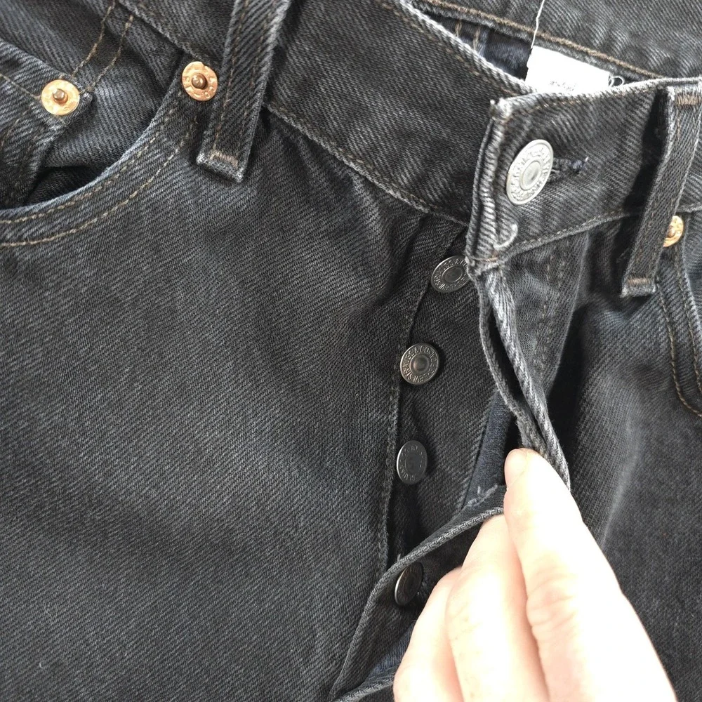 Vintage Levis Jeans Mens 32x34 Black Denim 501 Button Fly Regular Straight Y2K